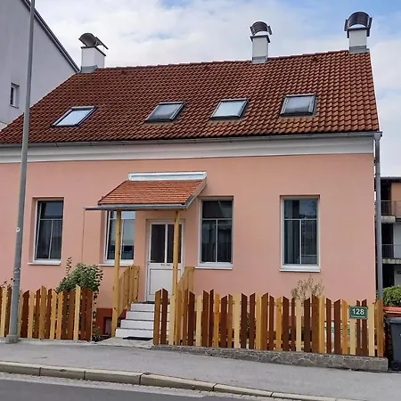 Christa Appartement *